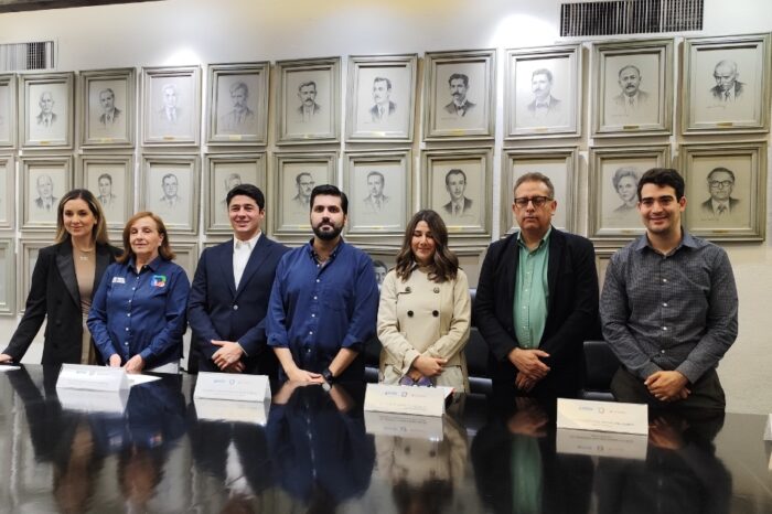 Ofrece Santander y San Pedro 5 mil becas para jóvenes emprendedores