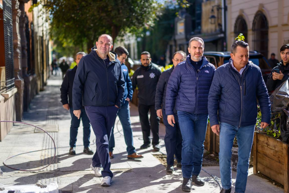 Supervisa Adrián de la Garza rehabilitación del Barrio Antiguo
