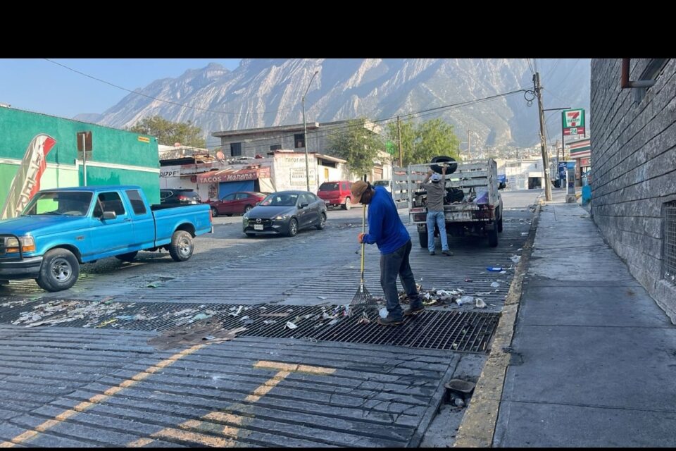 LIIMPIA SANTA CATARINA PLUVIALES, RECOGE 21 TONELADAS DE BASURA