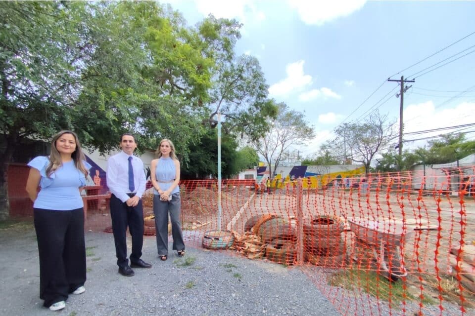 San Pedro apoya la educación; arranca rehabilitación de área de juegos de Primaria José Calderón