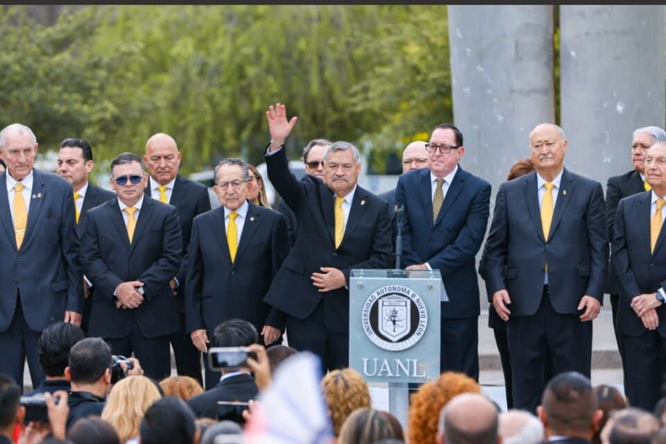 Refrenda Rector de UANL autonomía frente a comunidad universitaria
